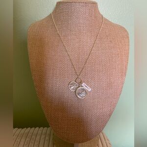 Family honour, anchor and tree of like necklace